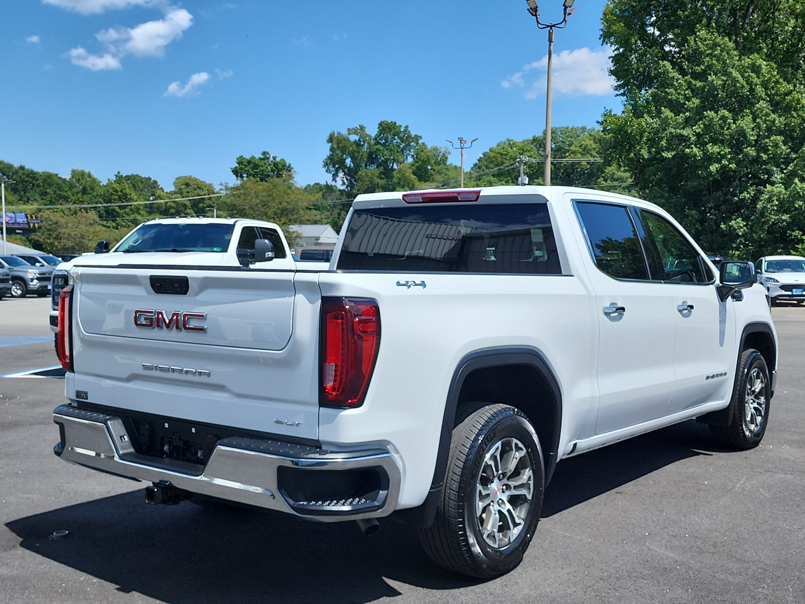 Used 2026 GMC Sierra 1500 SLT AWD/4WD image 5