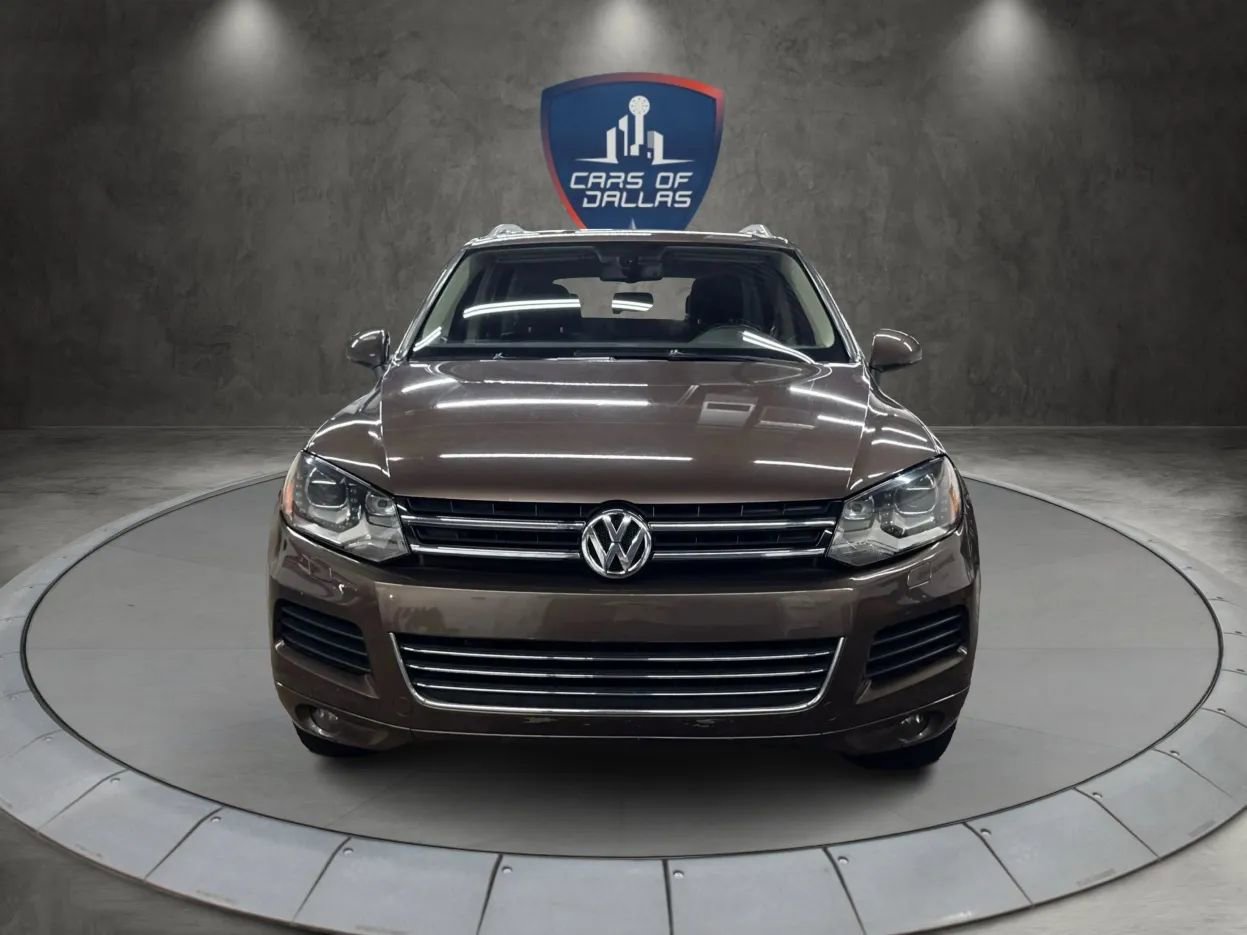 Used 2013 Volkswagen Touareg TDI image 8