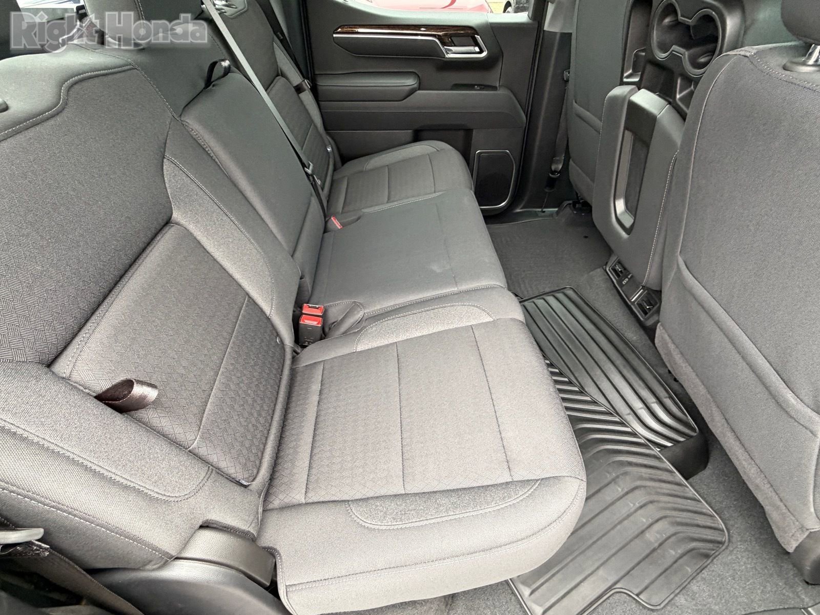 Used 2025 GMC Sierra 1500 Elevation image 13