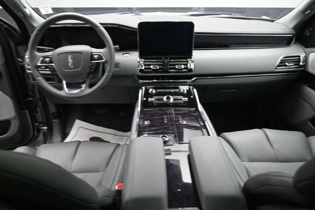 Used 2020 Lincoln Navigator Reserve w/ Luxury Package AWD/4WD image 23