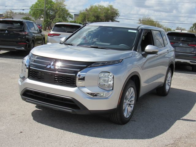 New 2026 Mitsubishi Outlander ES image 7