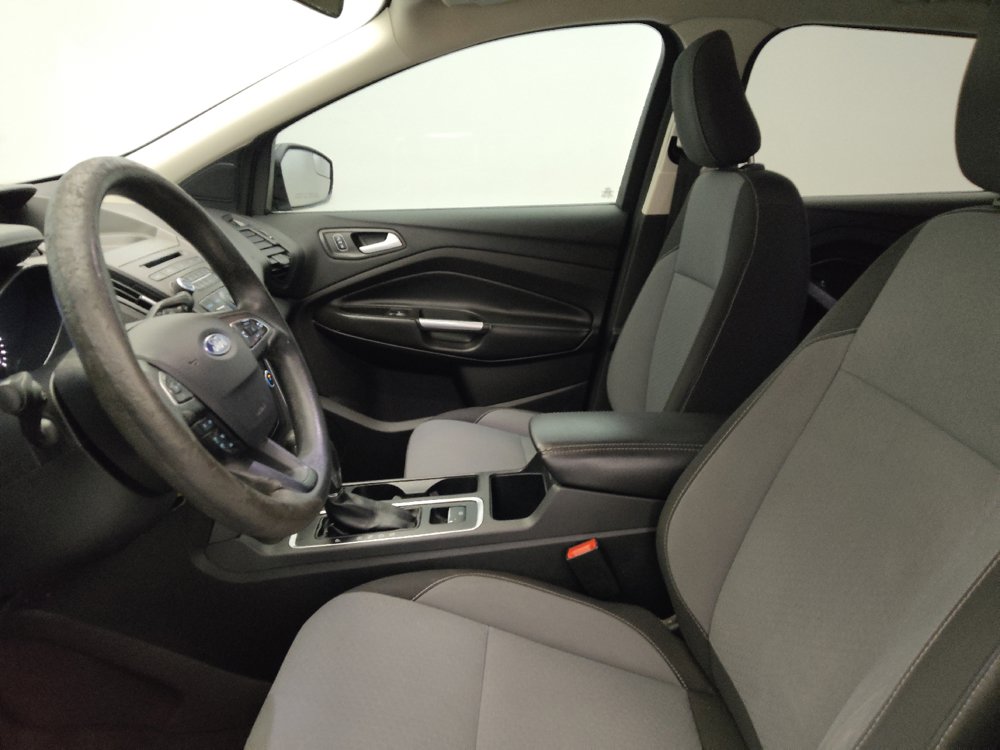 Used 2018 Ford Escape SE FWD image 17