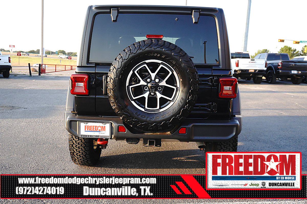 Used 2024 Jeep Wrangler Rubicon AWD/4WD image 4