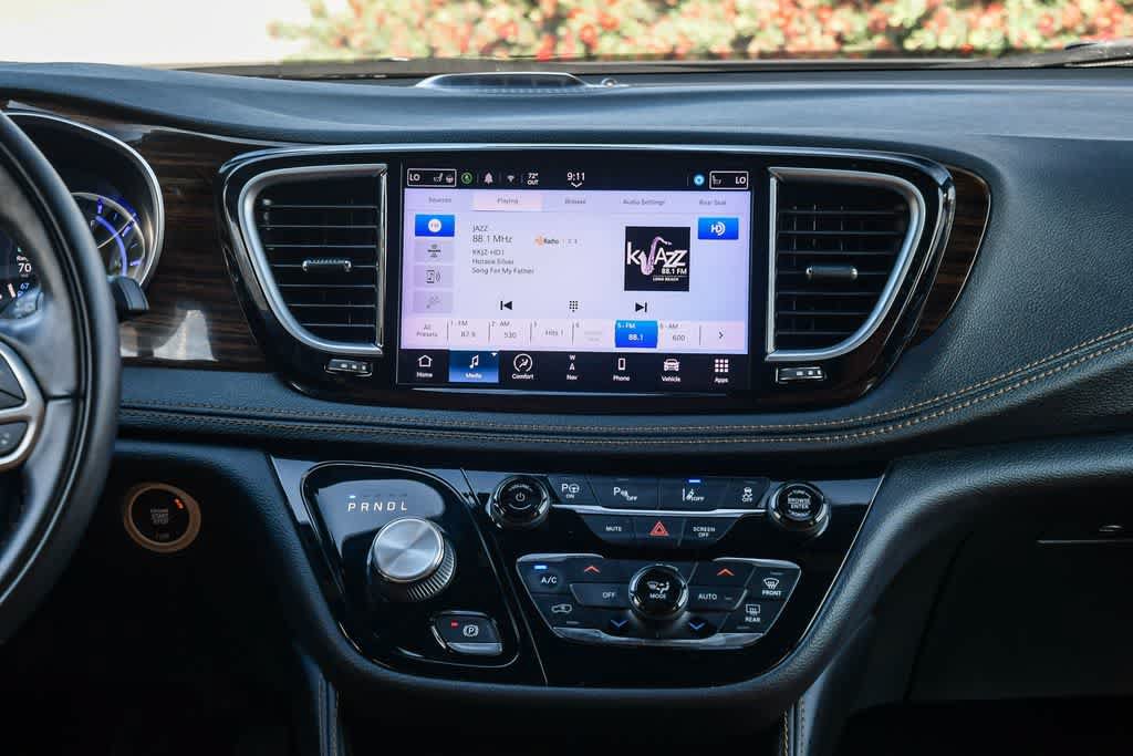 Used 2022 Chrysler Pacifica Pinnacle FWD image 13