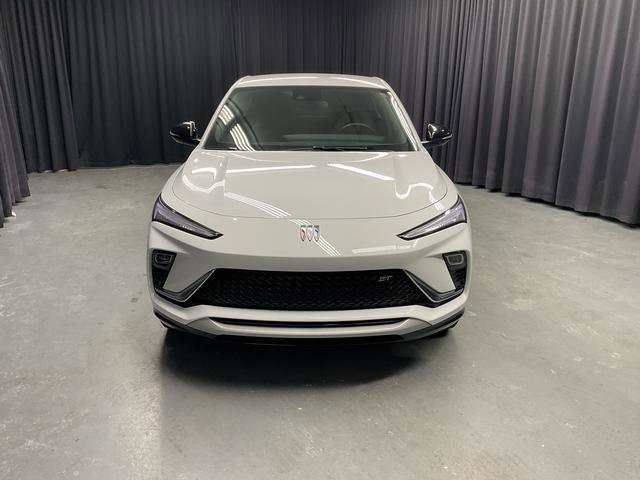 Used 2024 Buick Envista Sport Touring image 3