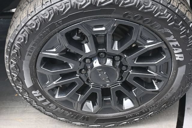 Used 2025 Chevrolet Silverado 2500 High Country w/ High Country Premium Package AWD/4WD image 27