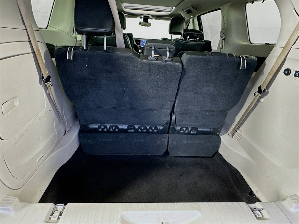 Used 2018 Chrysler Pacifica Limited image 28