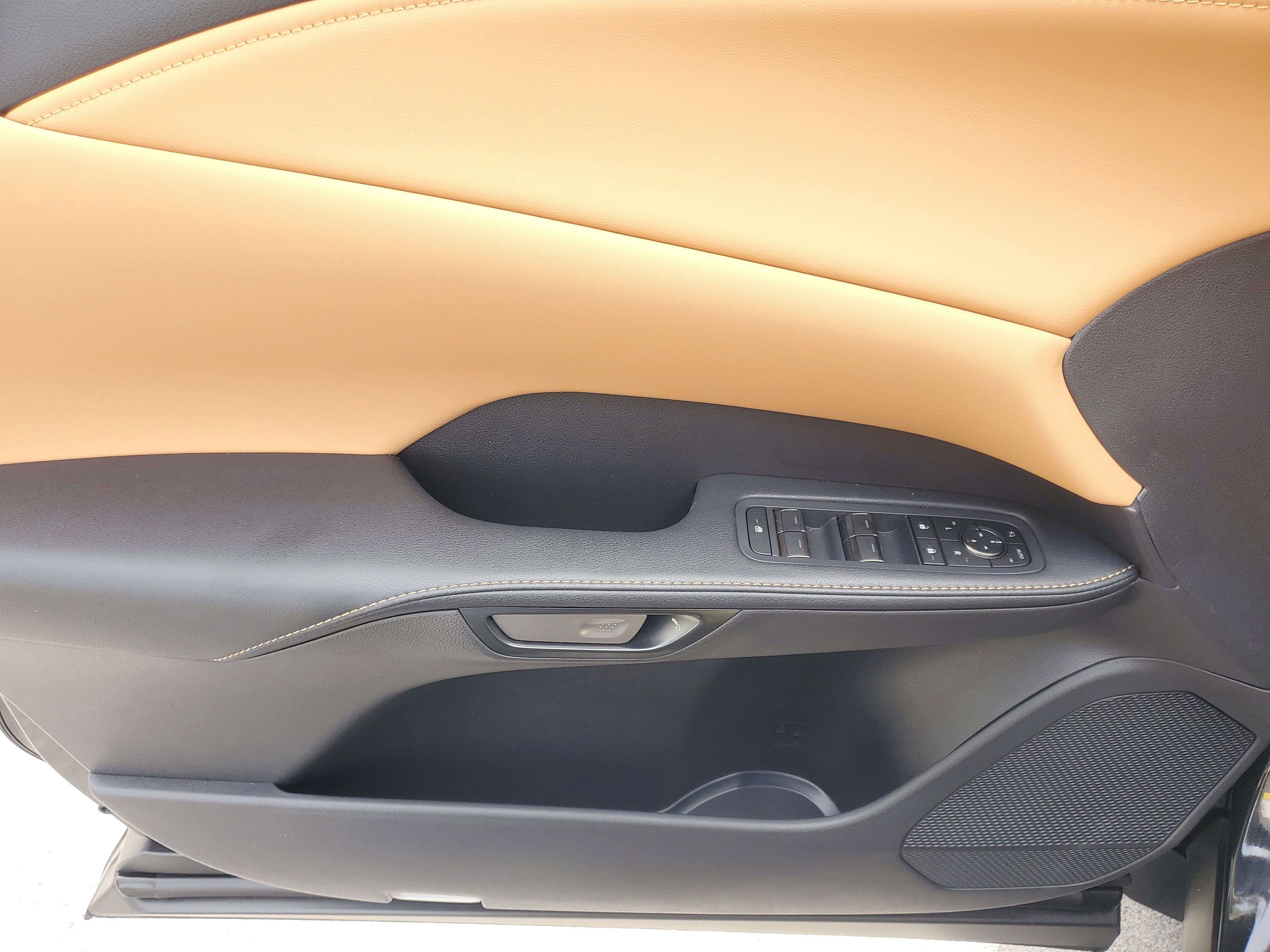 Used 2025 Lexus RX 350 Premium w/ Accessory Package (Z1) image 19