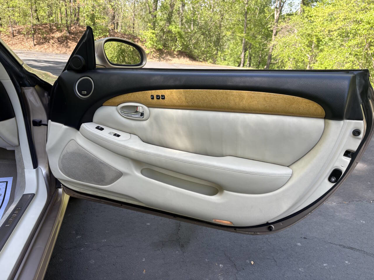 Used 2004 Lexus SC 430 Convertible image 24