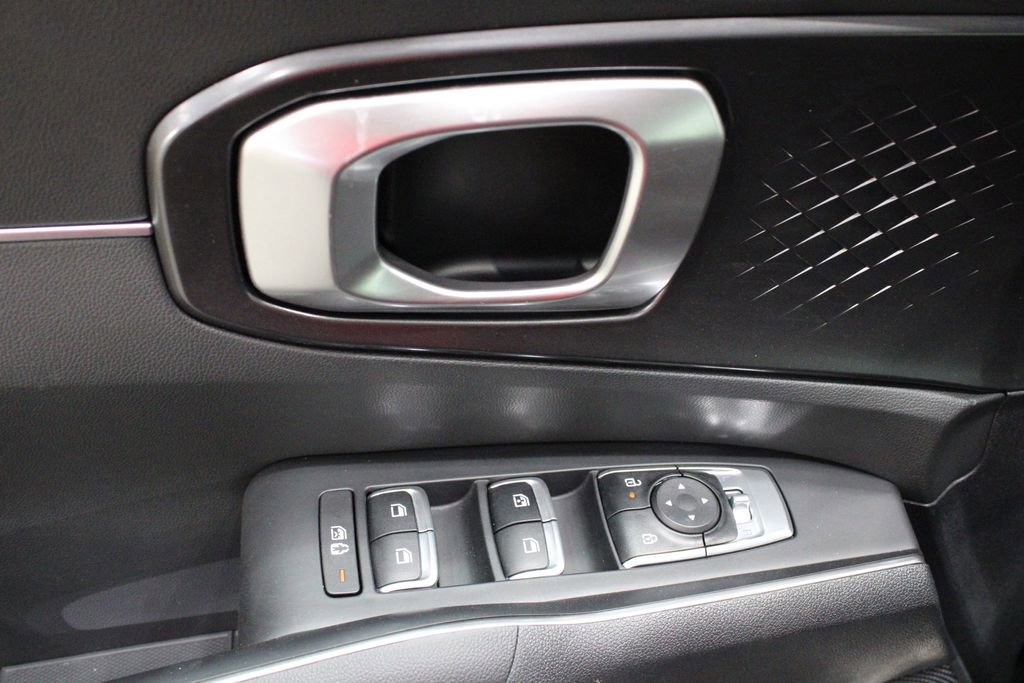 Used 2024 Kia Sorento S image 19