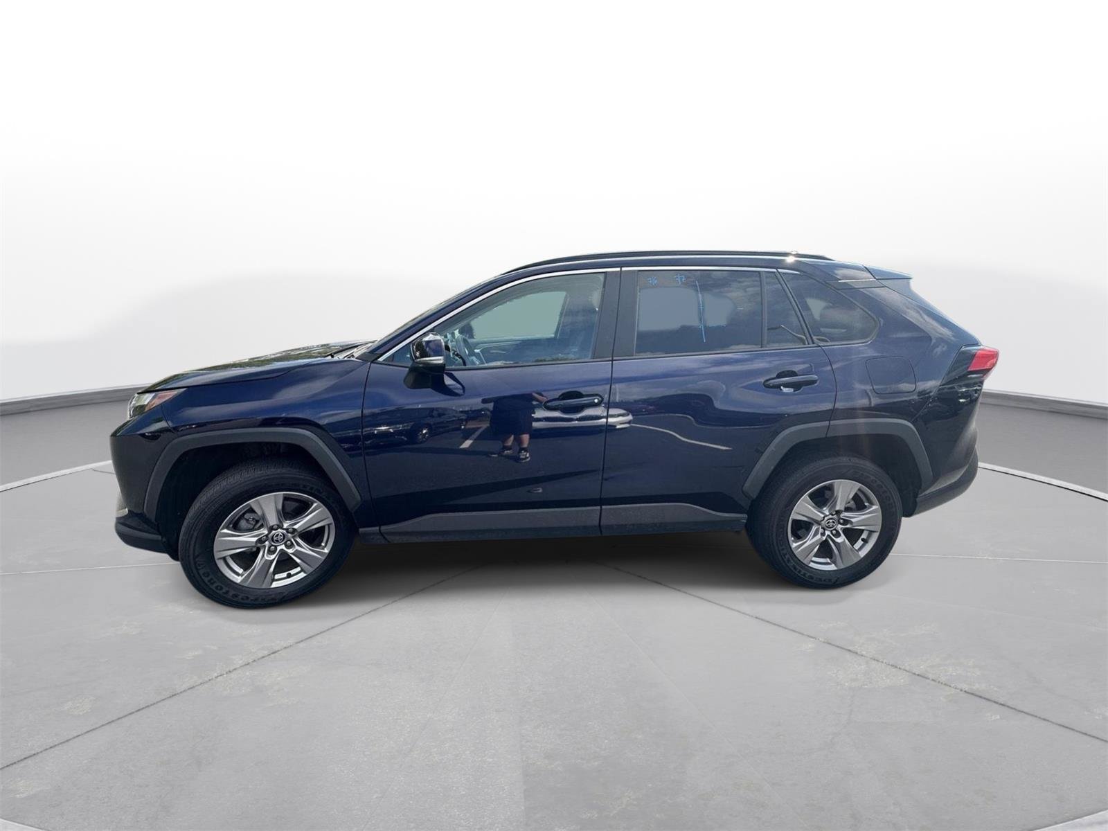 Used 2023 Toyota RAV4 XLE w/ Convenience Package FWD image 9