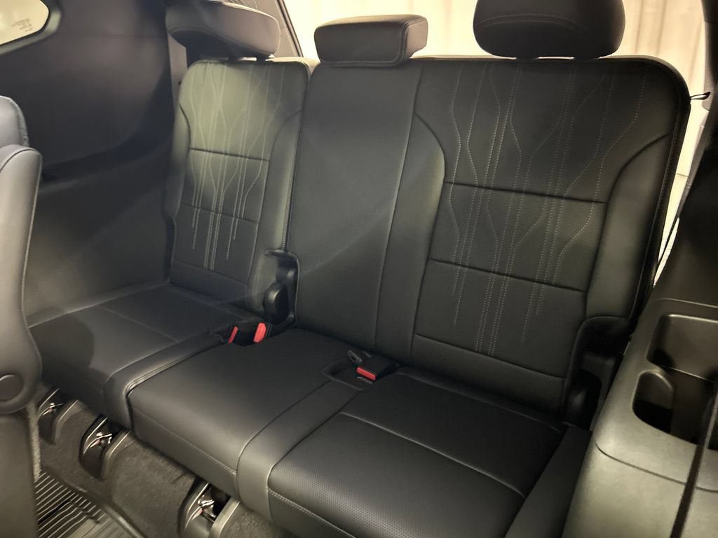 New 2027 Buick Enclave Avenir w/ LPO, Floor Liner Package AWD/4WD image 23