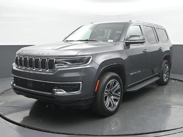 Used 2025 Jeep Wagoneer 4WD image 1