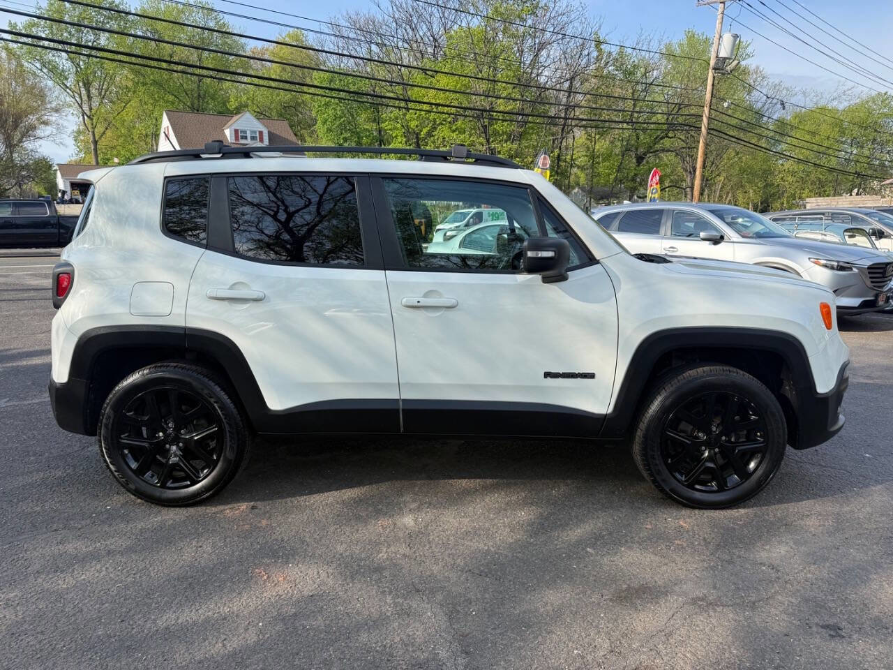 Used 2017 Jeep Renegade Altitude AWD/4WD image 4