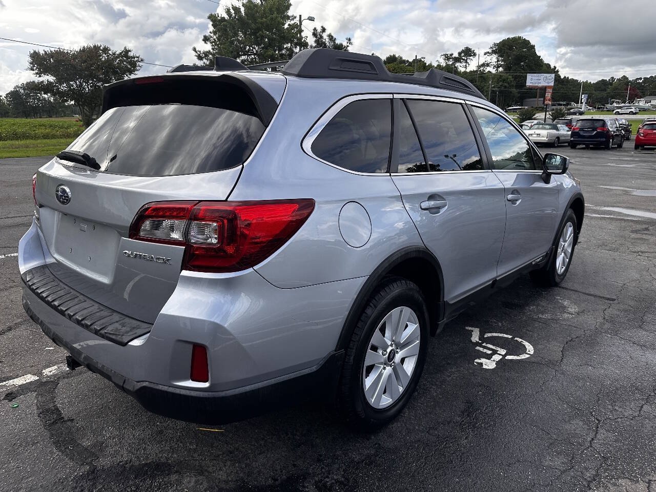 Used 2016 Subaru Outback 2.5i Premium w/ Protection Package #2 AWD/4WD image 3