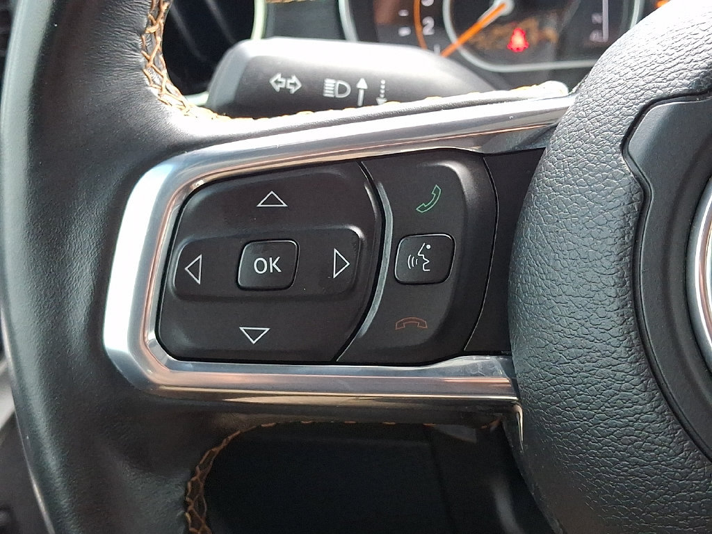 Used 2022 Jeep Wrangler Unlimited Sahara AWD/4WD image 23