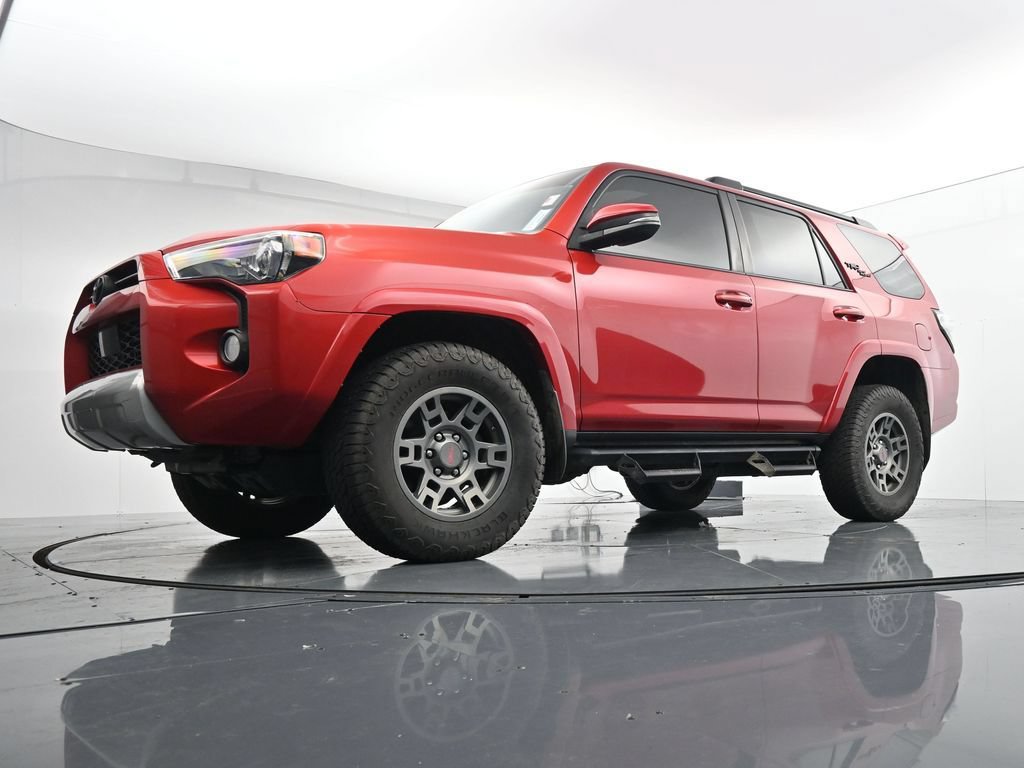 Used 2020 Toyota 4Runner TRD Off-Road Premium w/ Moonroof Package AWD/4WD image 31