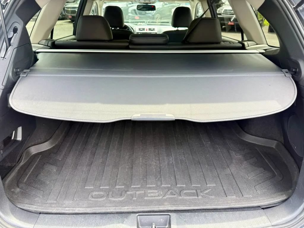 Used 2016 Subaru Outback 2.5i Limited AWD/4WD image 15
