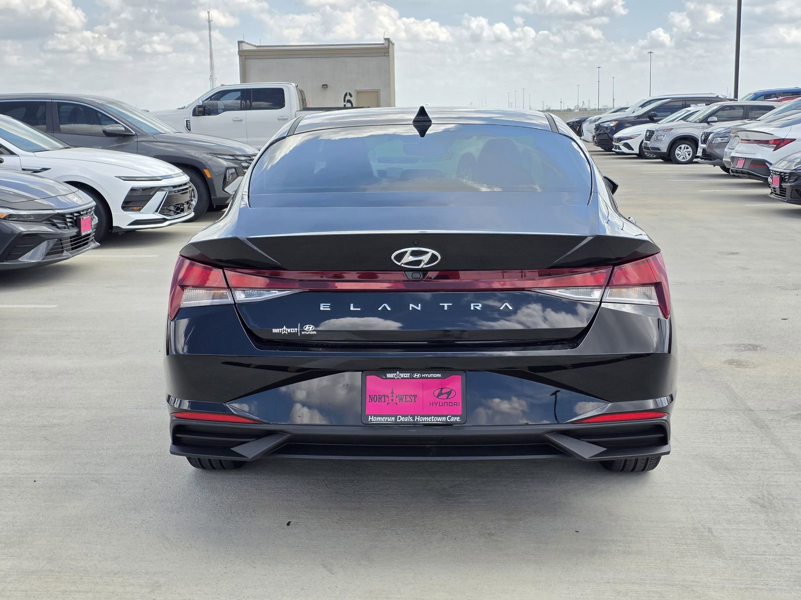 Certified 2023 Hyundai Elantra SEL image 7