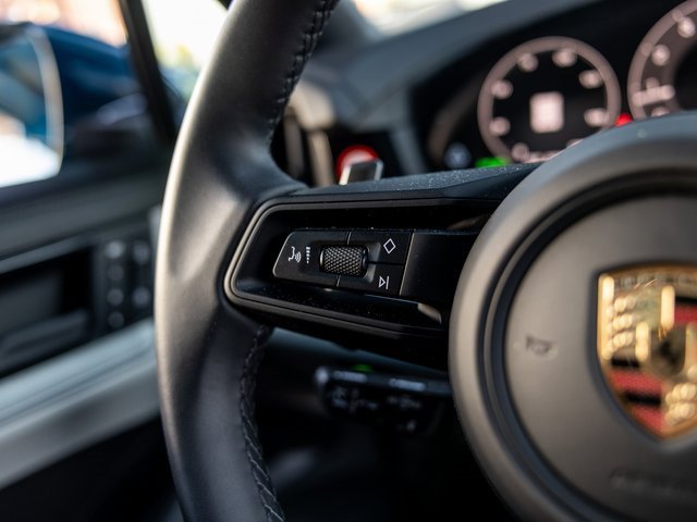 Certified 2025 Porsche Cayenne Coupe image 28