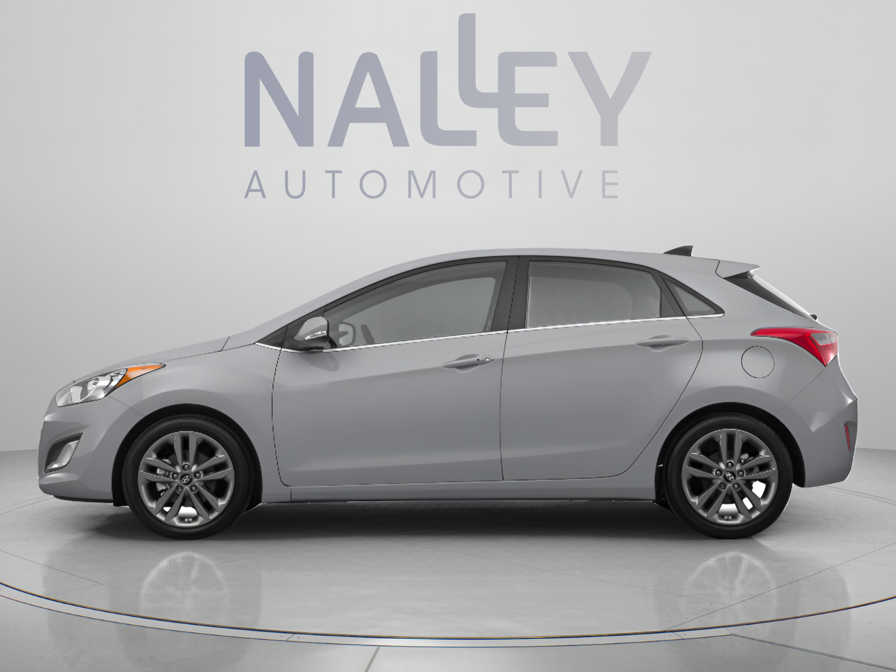 Used 2017 Hyundai Elantra GT FWD image 2