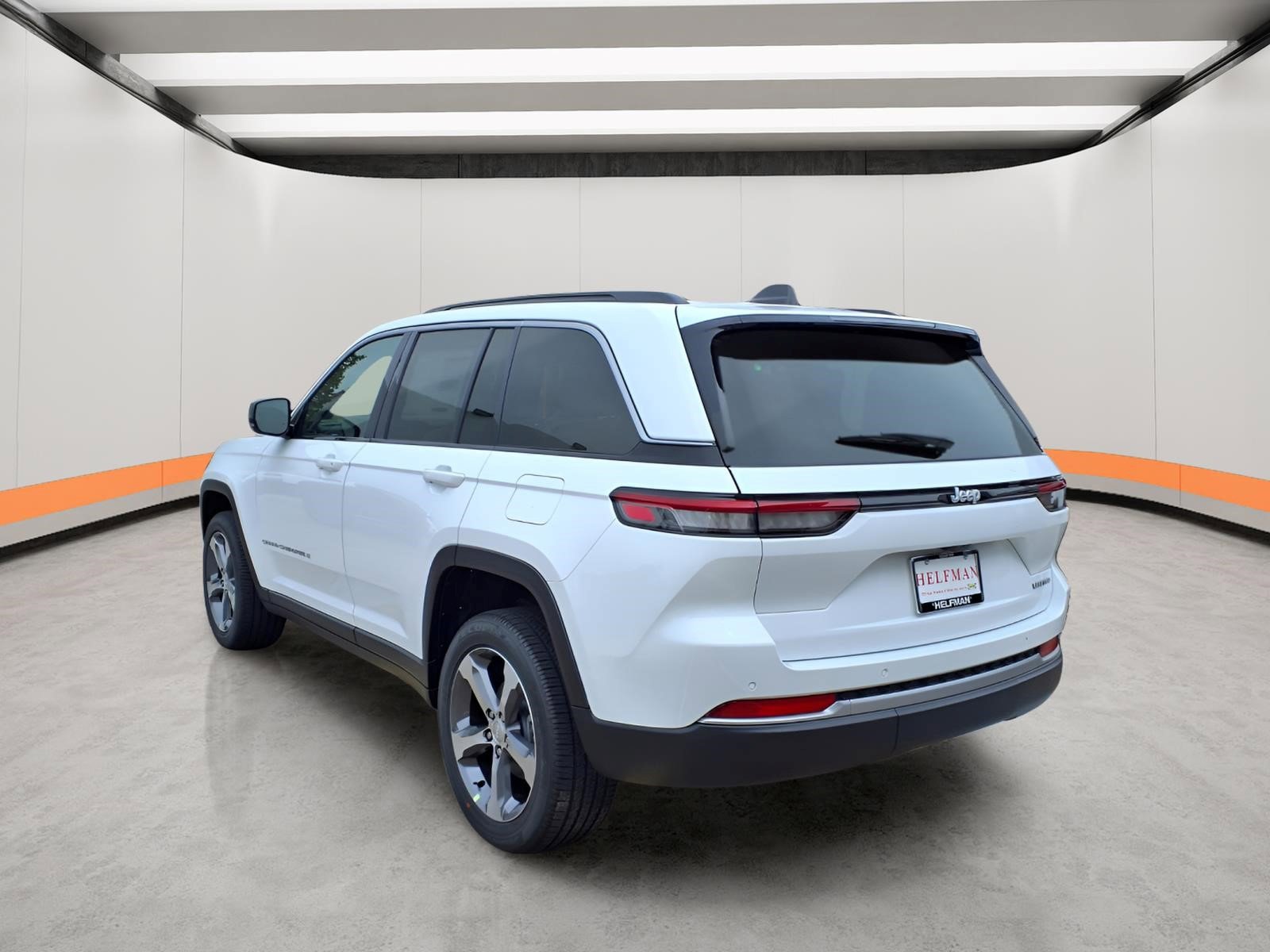 New 2026 Jeep Grand Cherokee Limited RWD image 4