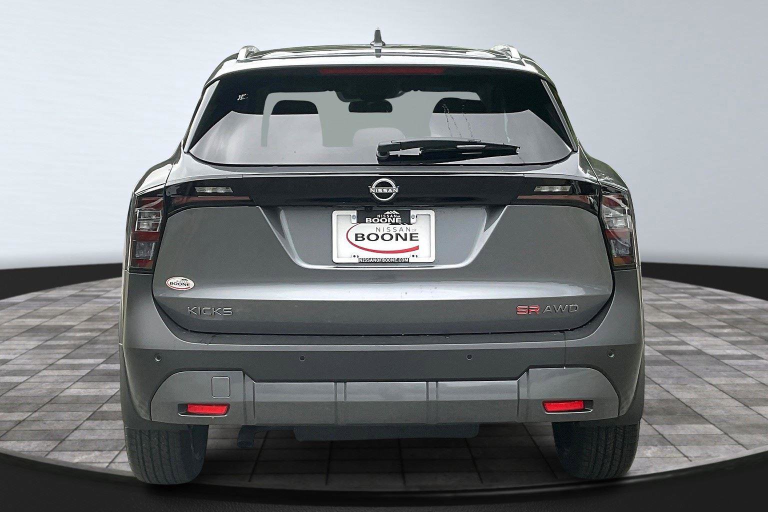 New 2025 Nissan Kicks SR image 5