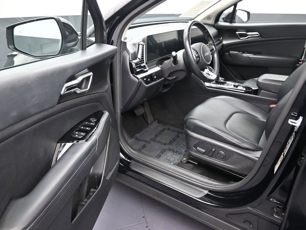 Used 2023 Kia Sportage EX image 11