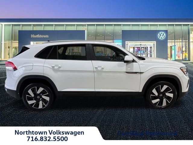 Certified 2024 Volkswagen Atlas Cross Sport SE image 2