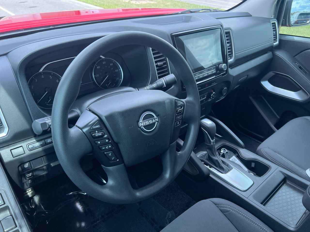 Used 2024 Nissan Frontier SV w/ Technology Package RWD image 27