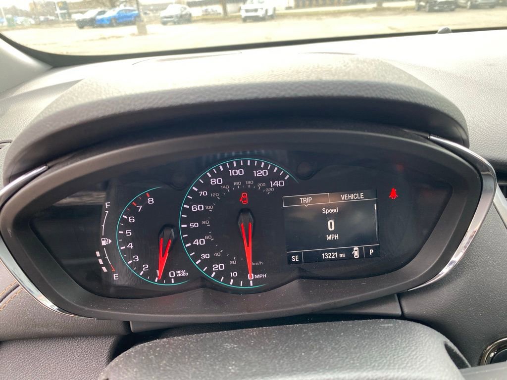 Used 2022 Chevrolet Trax LT w/ LT Convenience Package image 11