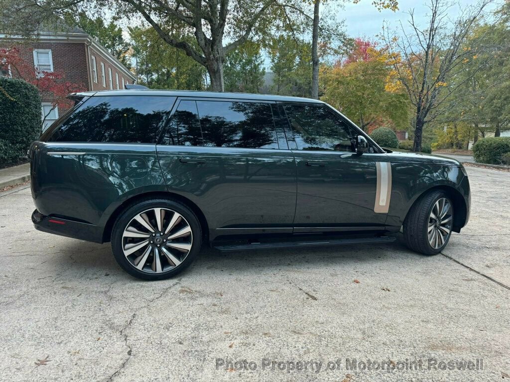 Used 2025 Land Rover Range Rover SV AWD/4WD image 8