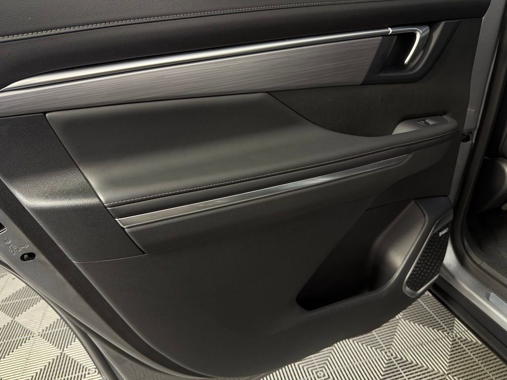 Used 2025 Buick Enclave Preferred image 28