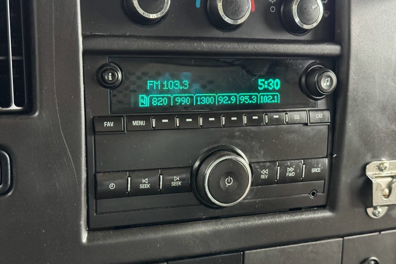 Used 2017 Chevrolet Express 2500 image 29