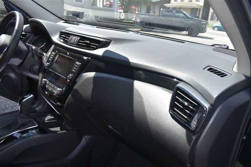 Used 2019 Nissan Rogue Sport SV w/ Technology Package AWD/4WD image 27