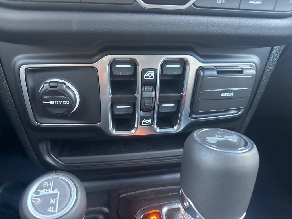 New 2025 Jeep Wrangler Unlimited Sahara AWD/4WD image 24