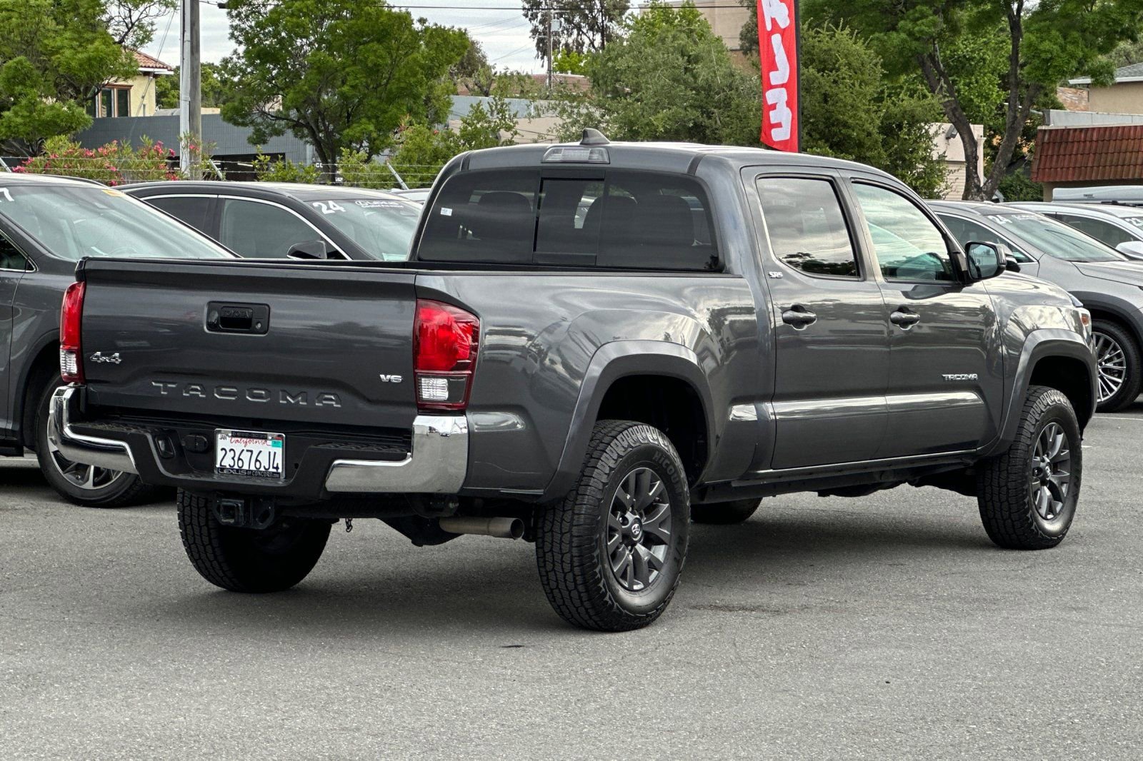 Used 2021 Toyota Tacoma SR5 AWD/4WD image 4