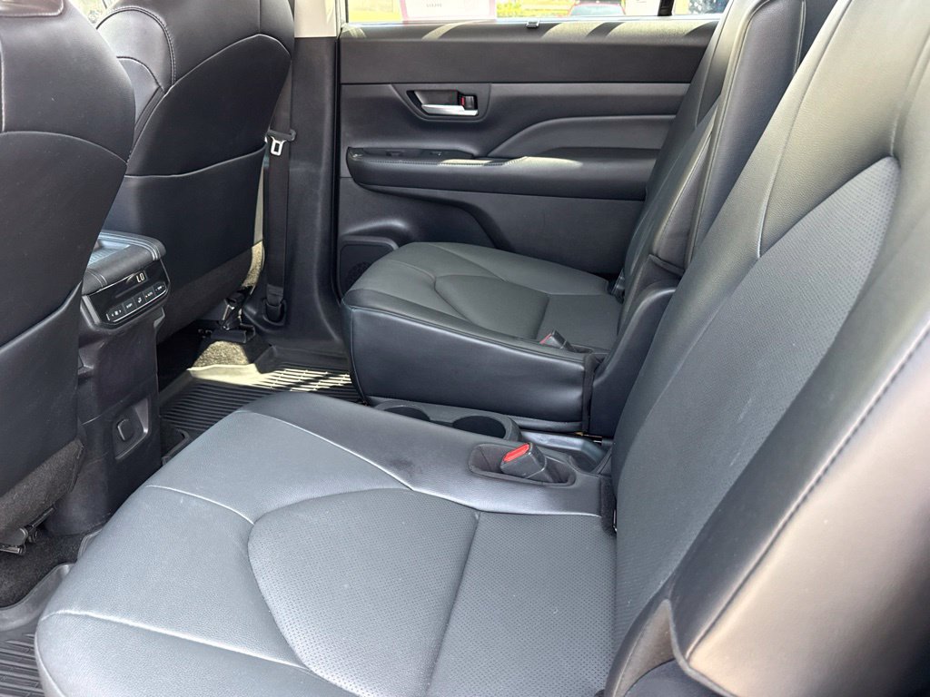 Certified 2024 Toyota Grand Highlander FWD image 32