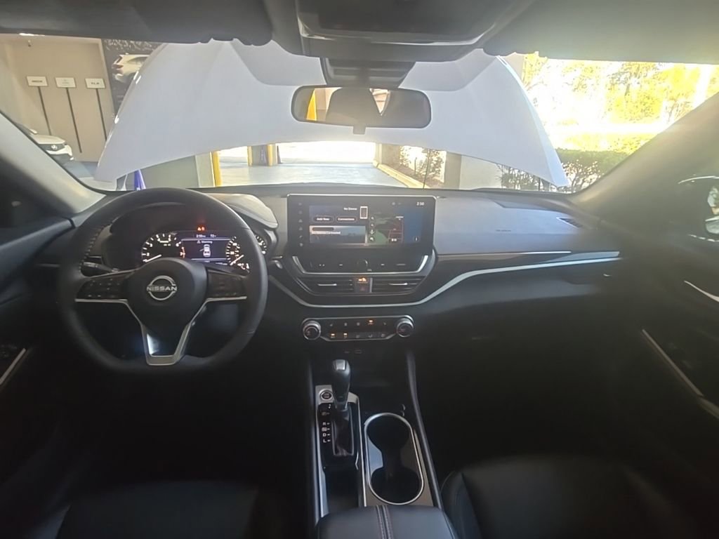 Used 2024 Nissan Altima 2.5 SR w/ SR Premium Package image 25