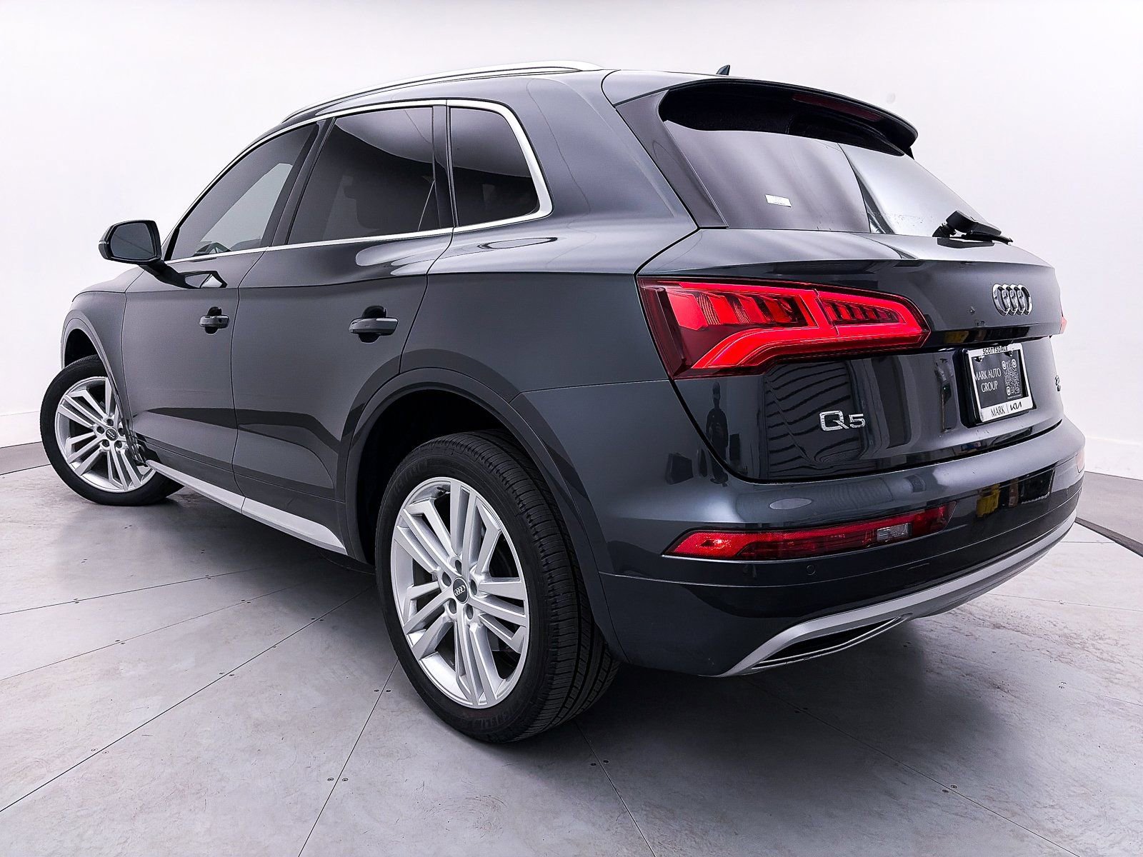 Used 2018 Audi Q5 Prestige w/ Prestige Package image 3