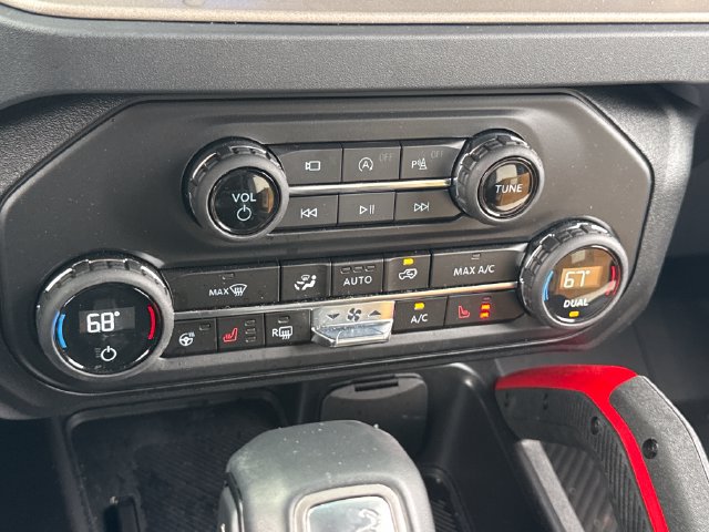 Used 2026 Ford Bronco Outer Banks w/ Sasquatch Package AWD/4WD image 32