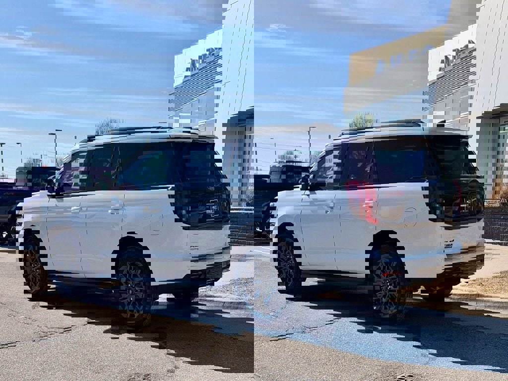 New 2026 Ford Expedition Platinum w/ Stealth Appearance Package image 3