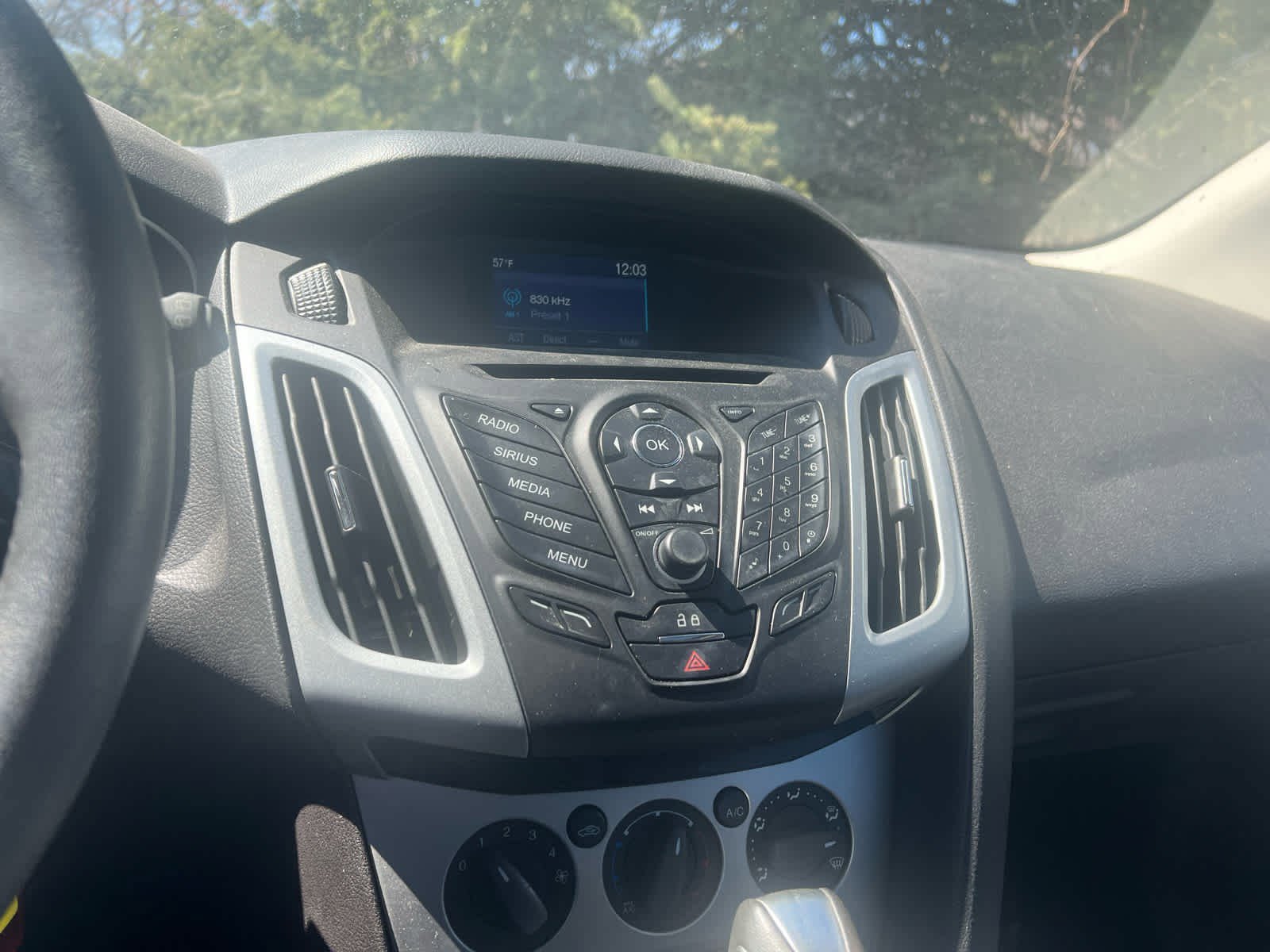 Used 2014 Ford Focus SE w/ Equipment Group 201A image 9