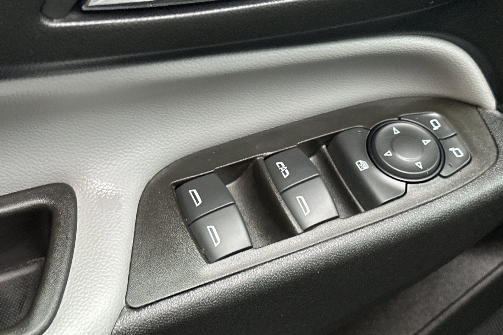 Used 2024 Chevrolet Equinox LS w/ LS Convenience Package image 12