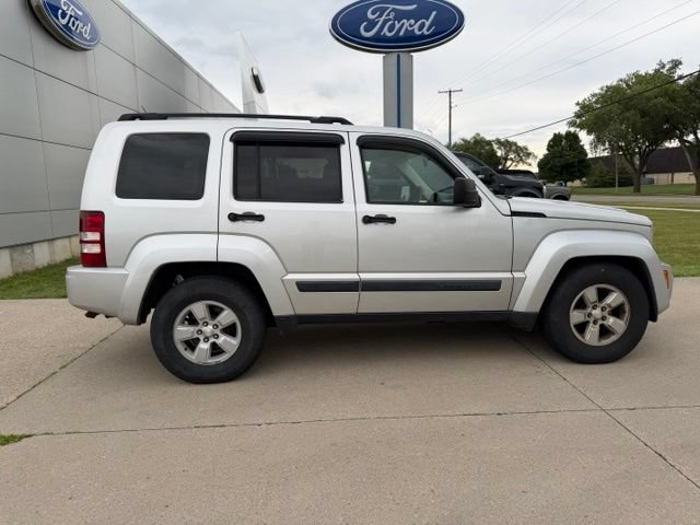 Used 2009 Jeep Liberty Sport w/ Popular Equipment Group AWD/4WD image 8
