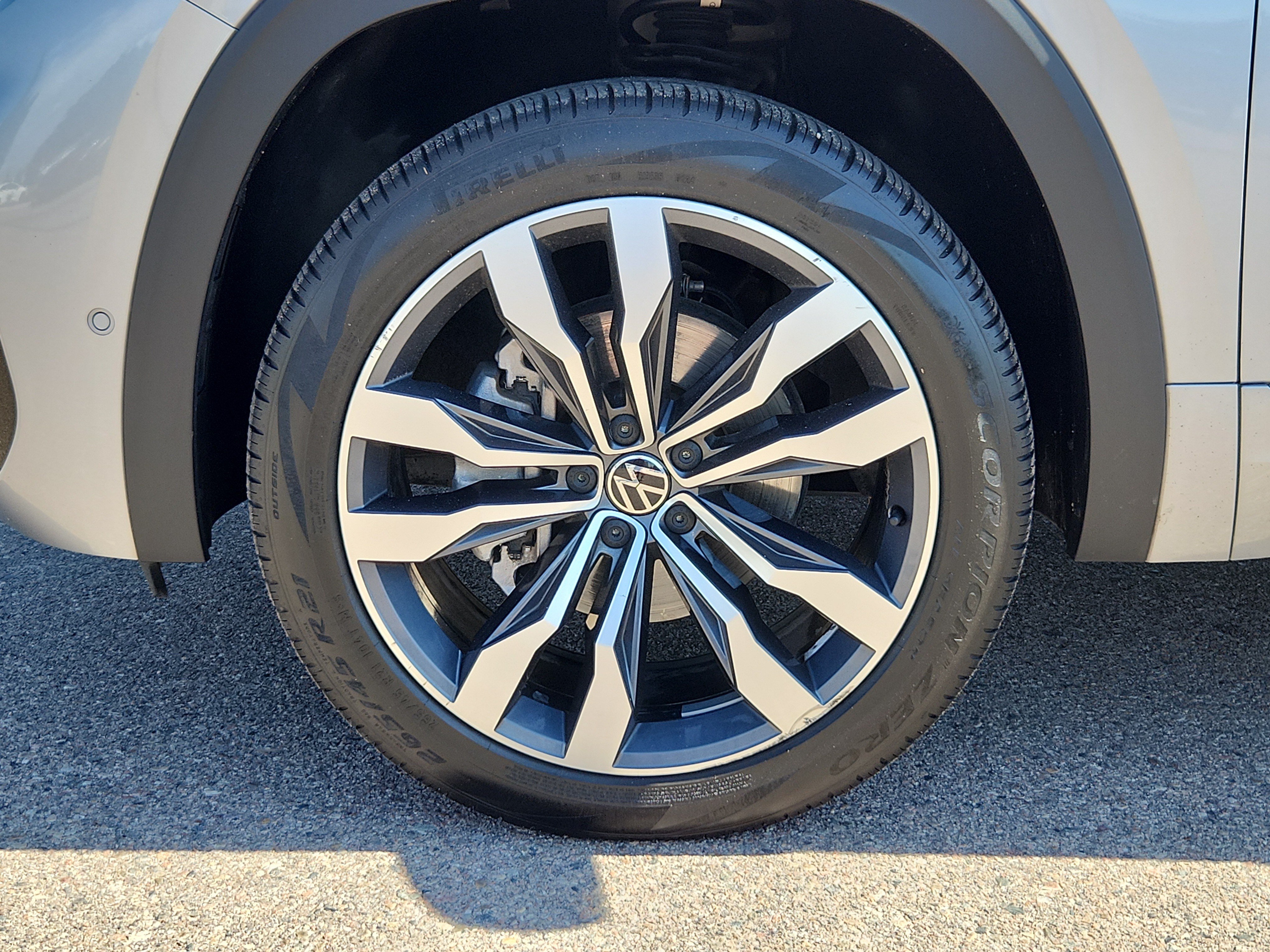 Used 2023 Volkswagen Atlas SEL Premium AWD/4WD image 18