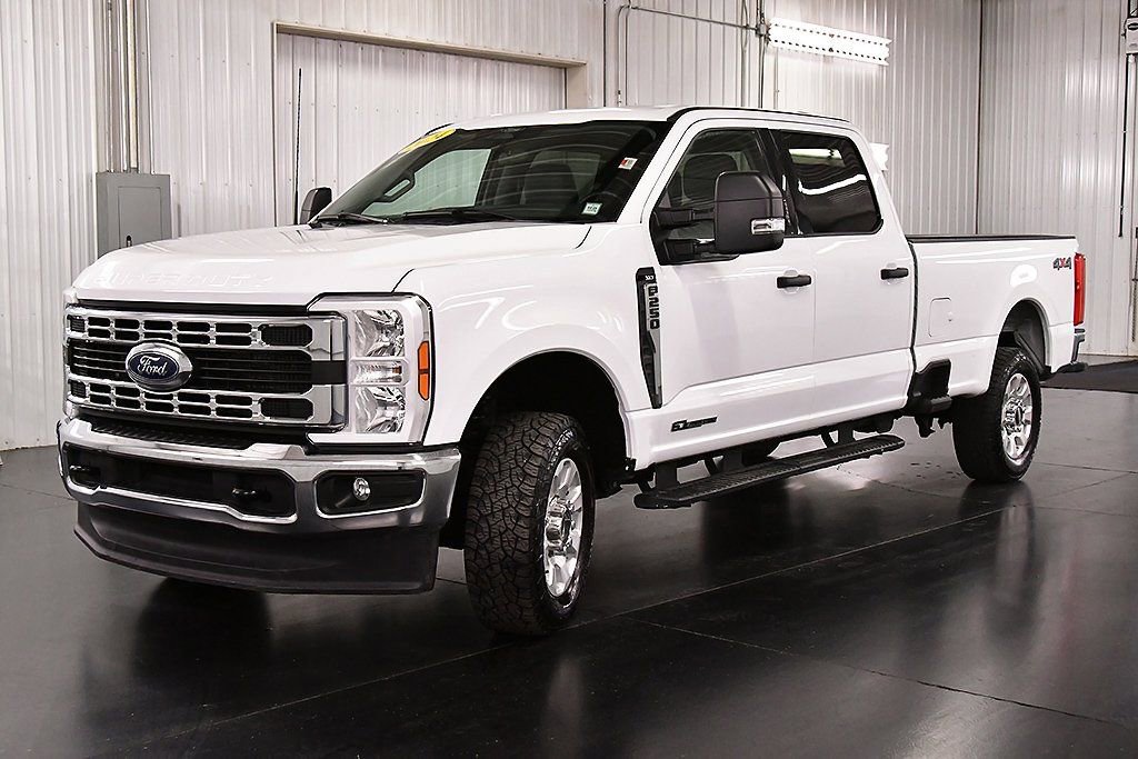 Used 2024 Ford F250 XLT image 3