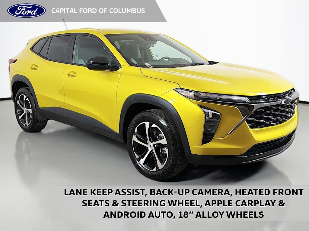 Used 2025 Chevrolet Trax RS FWD image 1