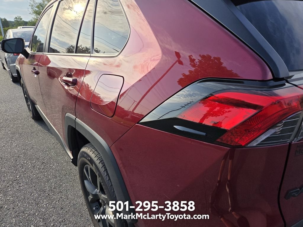 Used 2024 Toyota RAV4 LE FWD image 8