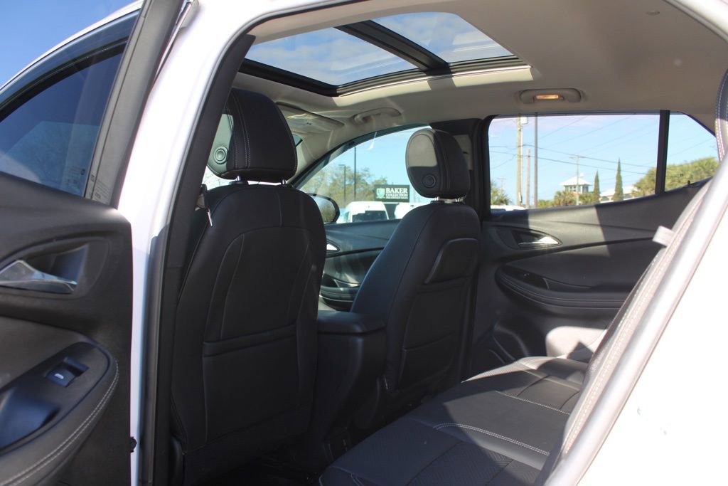 Used 2023 Buick Encore GX Essence w/ Experience Buick Package image 31